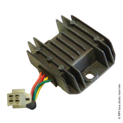 RÉGULATEUR TENSION 12V 4F